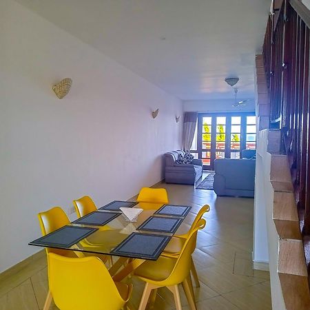 Ivory Beachfront Stays Mombasa Exterior foto