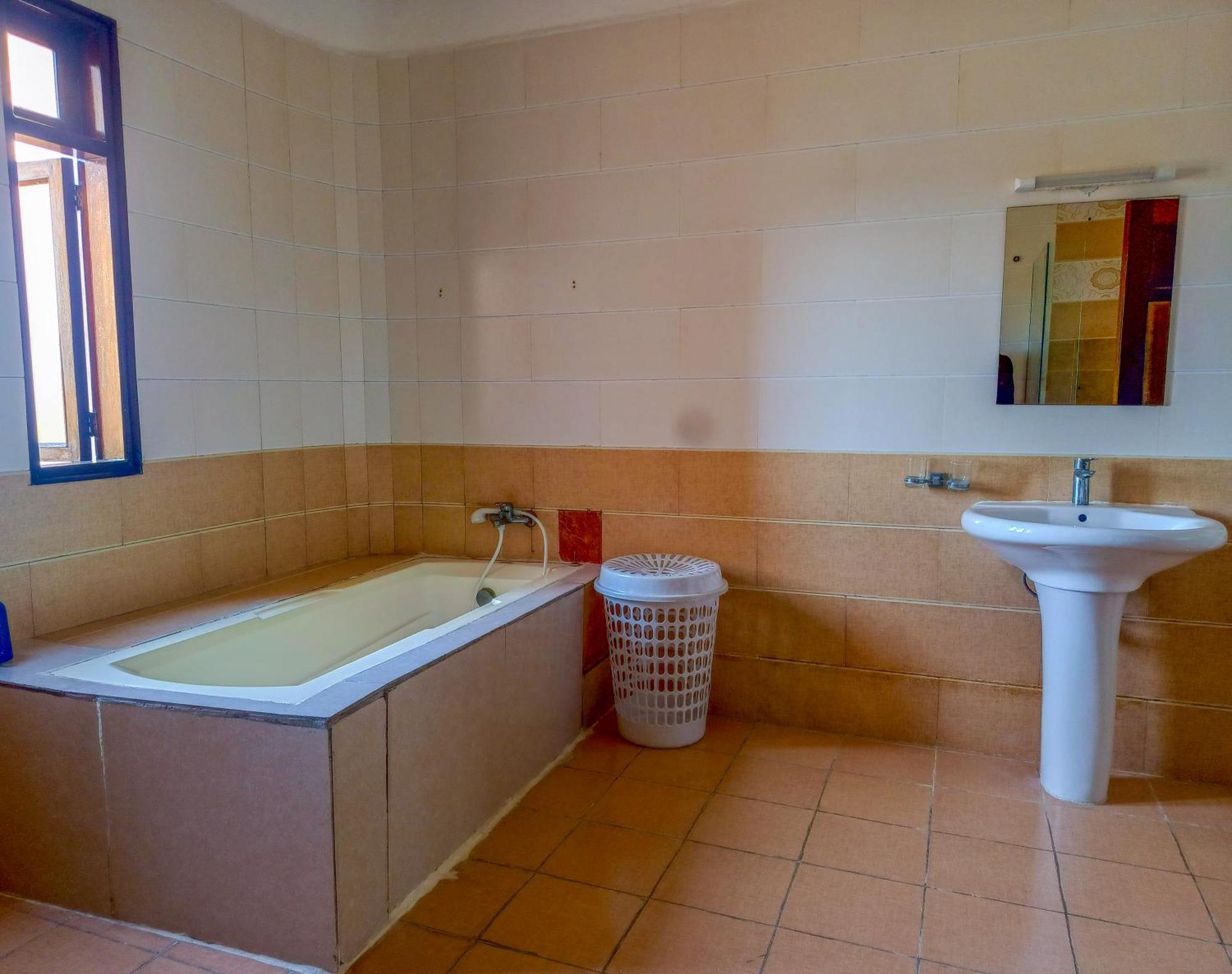 Ivory Beachfront Stays Mombasa Exterior foto